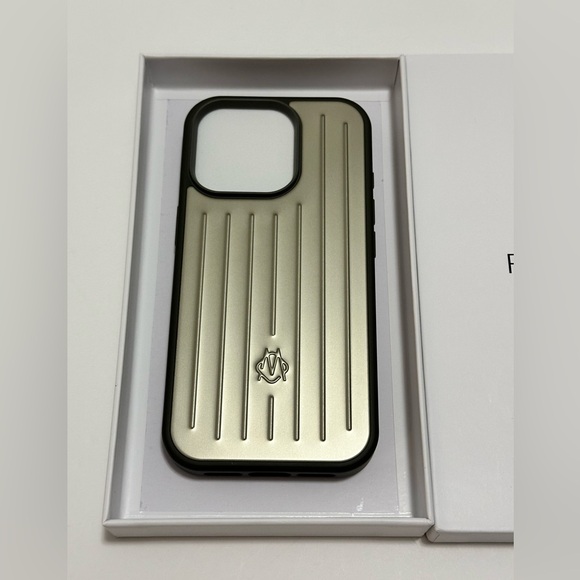 Rimowa Iphone Case Aluminum For Iphone 16 Pro TITANIUM - Picture 8 of 8
